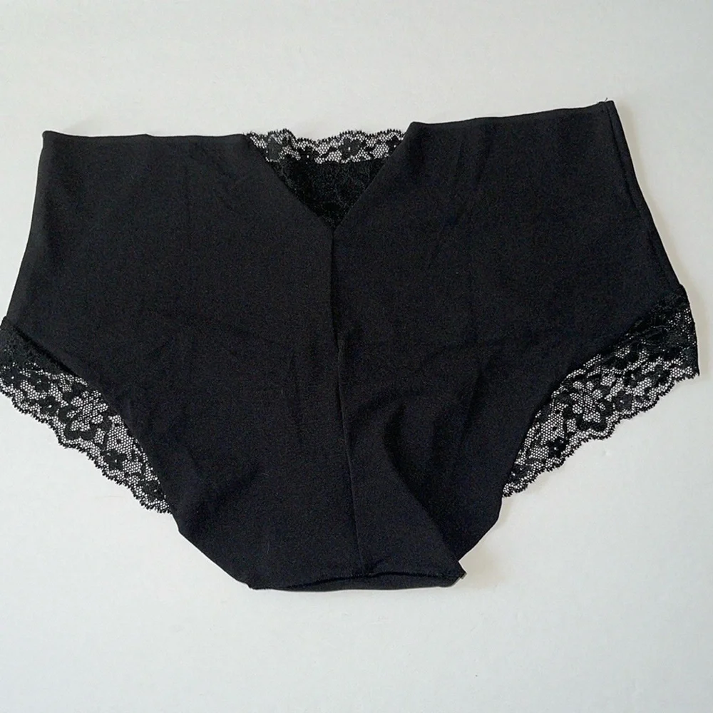 Victorias Secret  No-Show Seamless Lace Hiphugger Panty Underwear. NWT